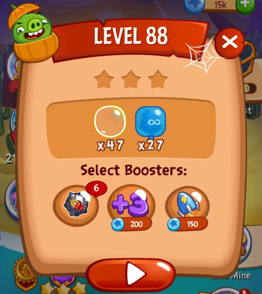 The screen you see before starting levels in Angry Birds Blast.